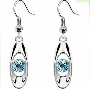 HUGE SALE! GORGEOUS BLUE CRYSTAL PENDANT EARRINGS BLUE NEW IN PACKAGE!